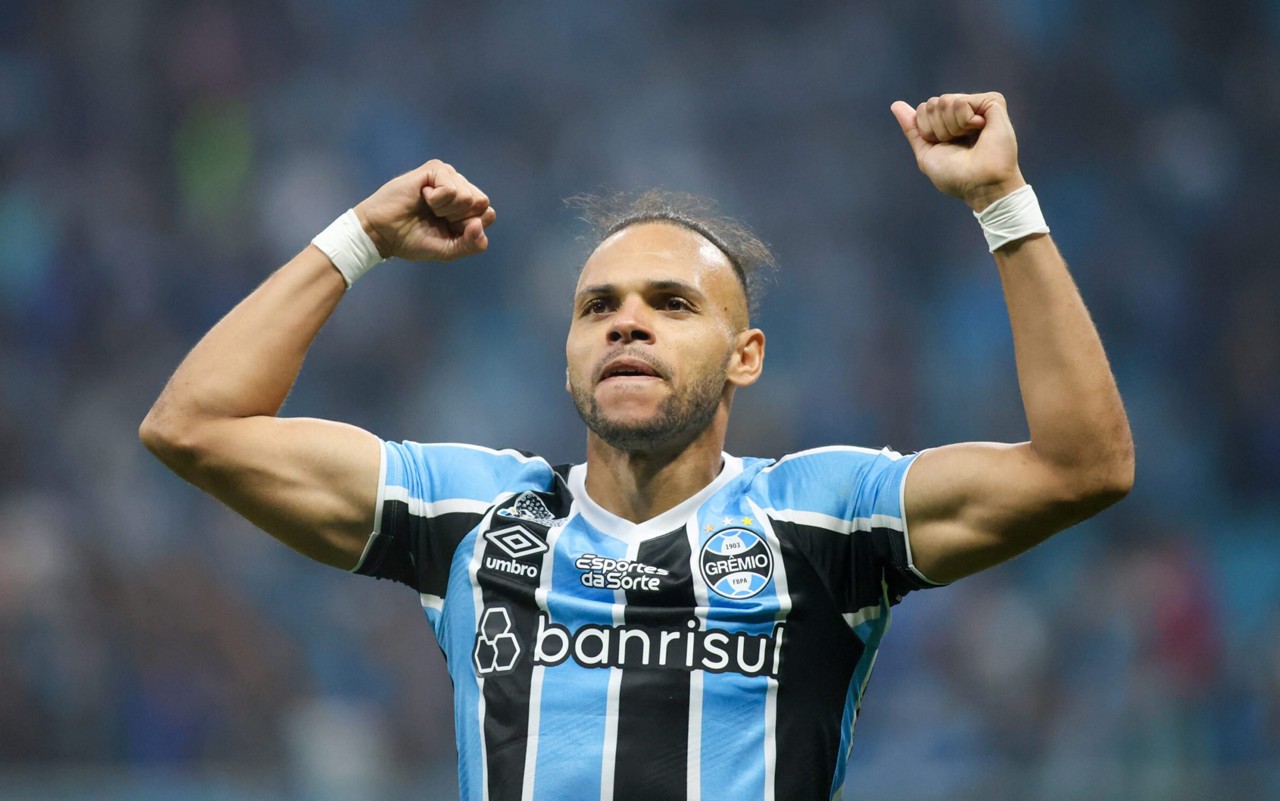 Braithwaite comemora gol do Grêmio