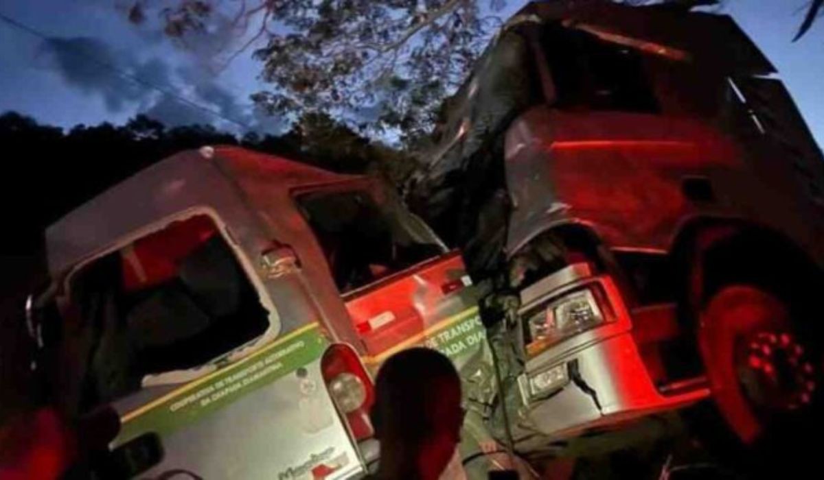 Acidente ocorreu no trecho da rodovia BR-242 entre os municípios de Boa Vista do Tupim e Ruy Barbosa