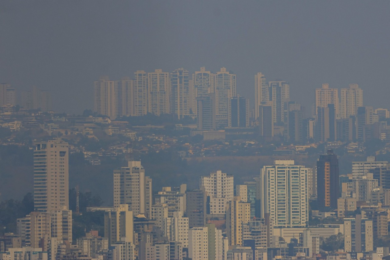 Seca e incêndios pioram a qualidade do ar em Belo Horizonte 