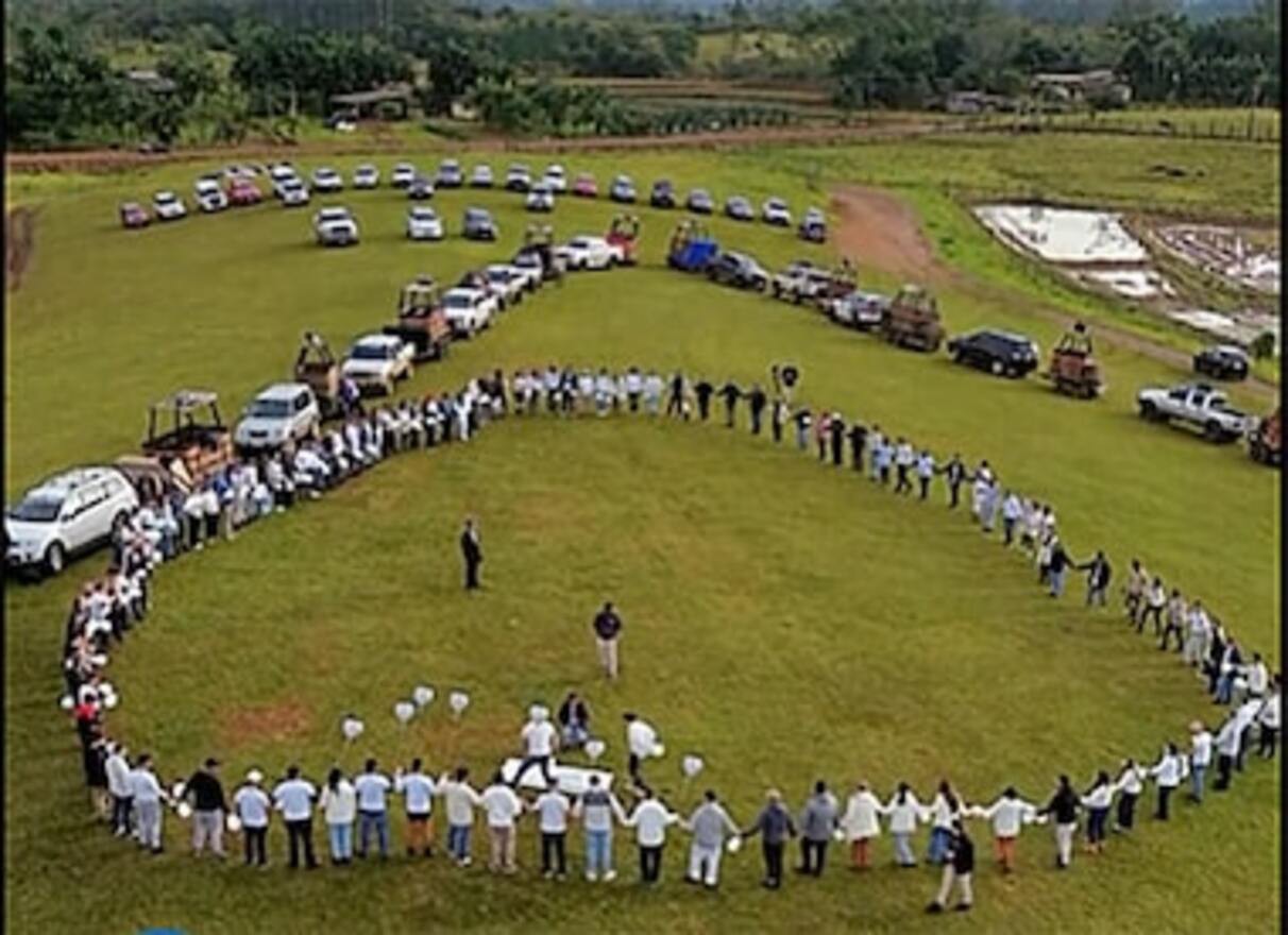 Ato organizado pela Associação de Pilotos e Empresas de Balonismo (Avibaq) homenageou vítimas de acidentes com balões em SC