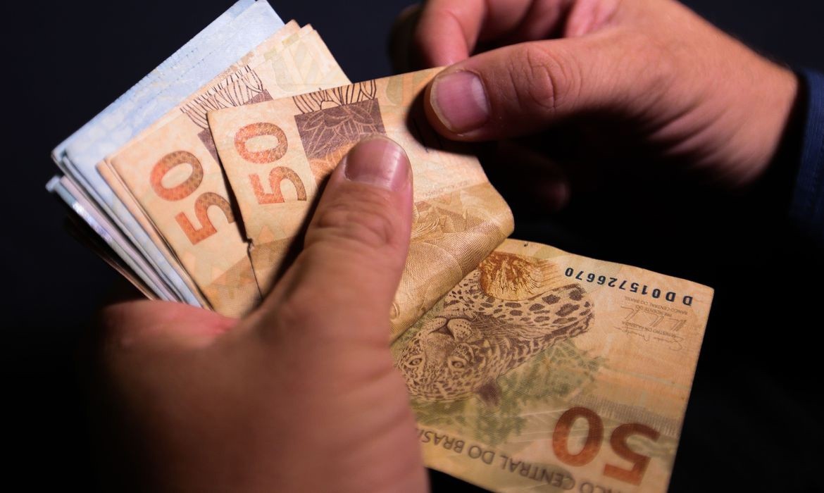 Pagamento do abono do PIS/Pasep nesta sexta (15/8) totaliza R$ 4,8 bilhões