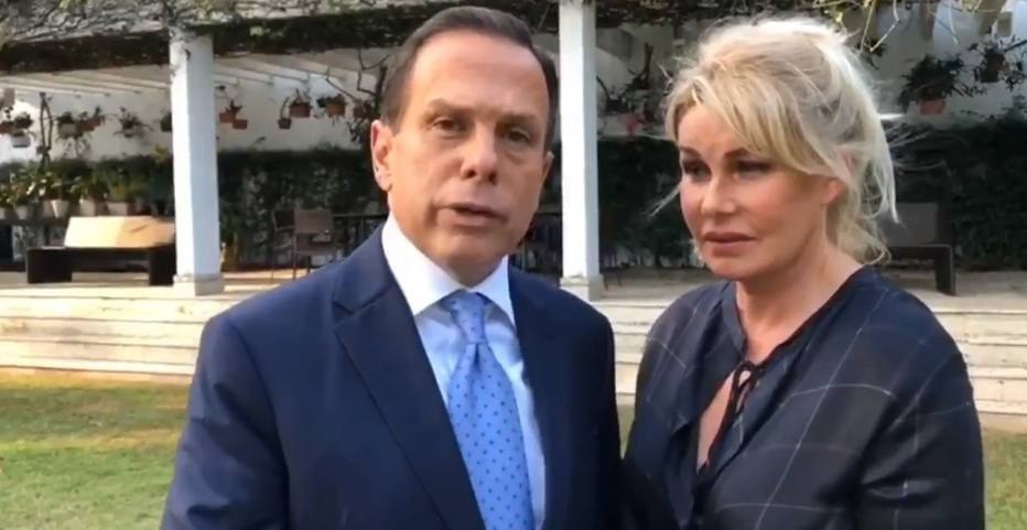 João Doria ao lado da mulher, Bia, em vídeo divulgado nas redes sociais do tucano