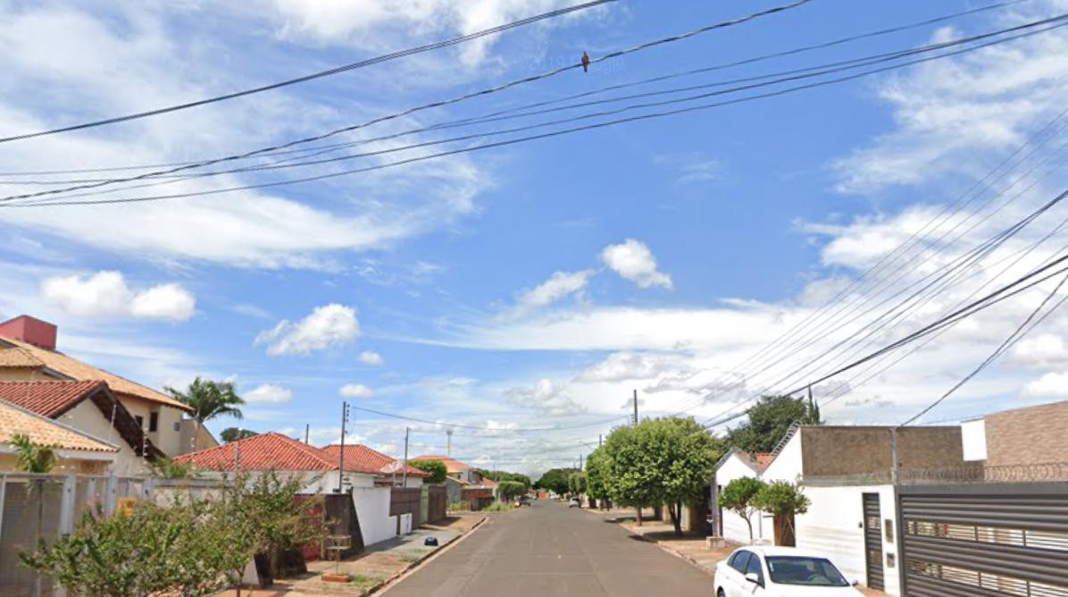 Mãe de 21 anos estupra, mata e passeia com corpo de filha de 5 meses em carrinho