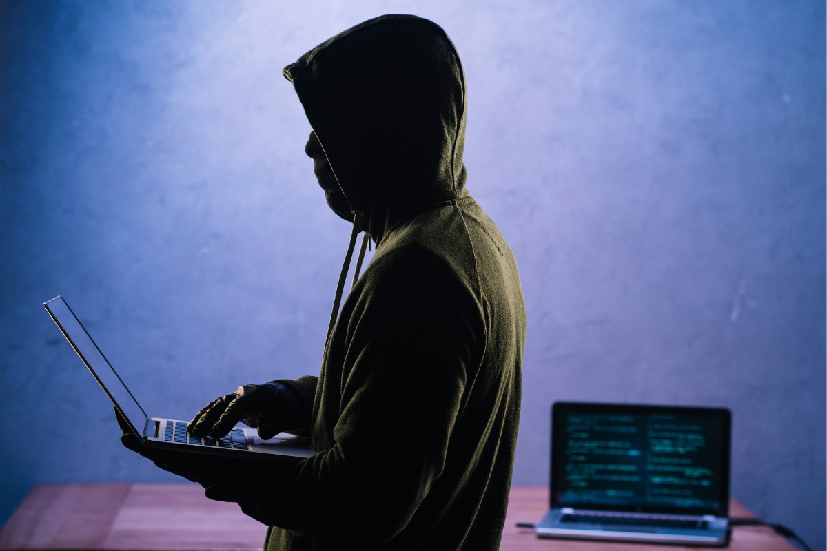 Homem coletava biometria de clientes em loja de trabalhava e fazia empréstimos fraudulentos