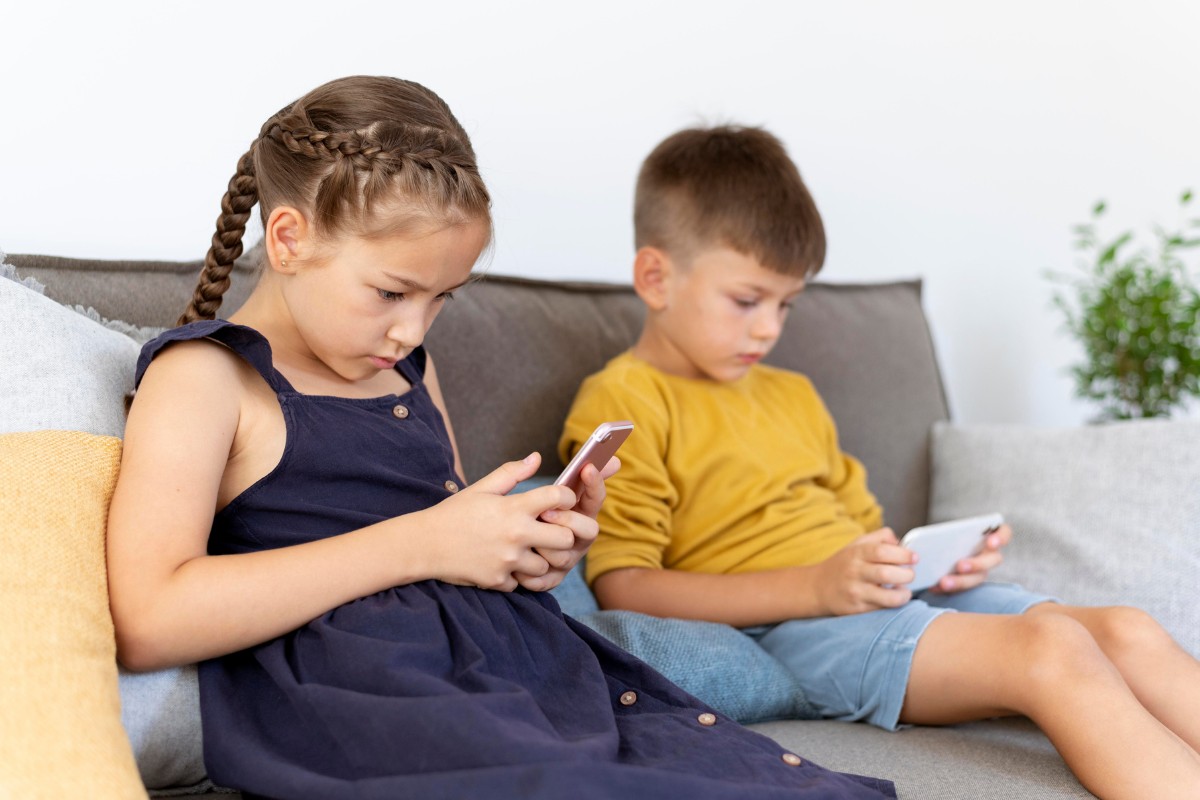 Crianças e adolescentes devem ter cuidado ao participar de 'desafios' online