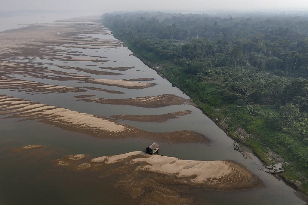 Rio Madeira, no Amazonas, sofre com seca