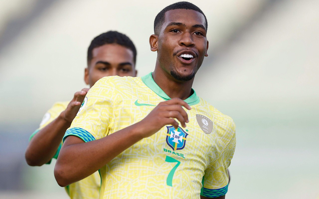 Rayan marca o segundo gol do Brasil sobre o Paraguai no Sul-Americano Sub-20 (Foto: RAFAEL RIBEIRO/CBF)