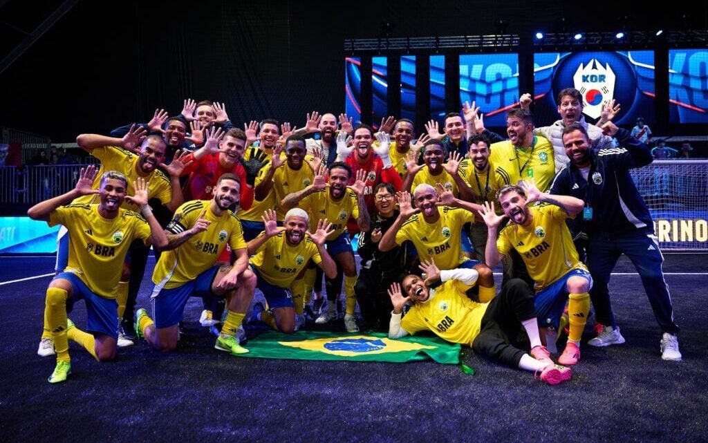 Brasil foi campeão da Kings League World Cup e teve o streamer Gaules como técnico e presidente do time (Reprodução/Kings League)