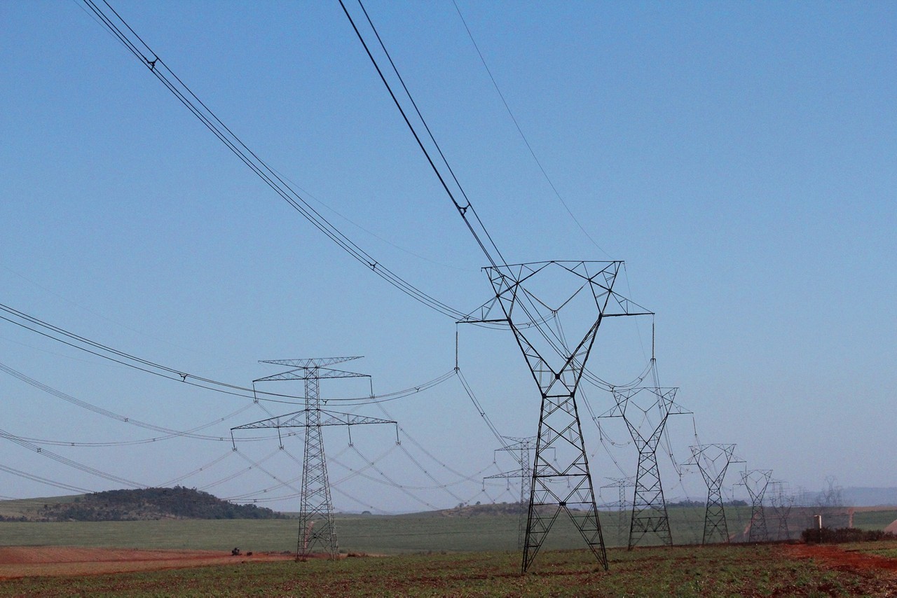 Aneel e ONS discutirão soluções para reduzir risco de sobrecarga do sistema elétrico