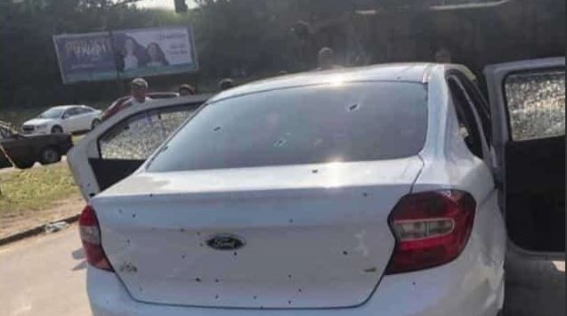 O carro em que o músico Evaldo Rosa estava com sua família foi alvejado com 80 tiros