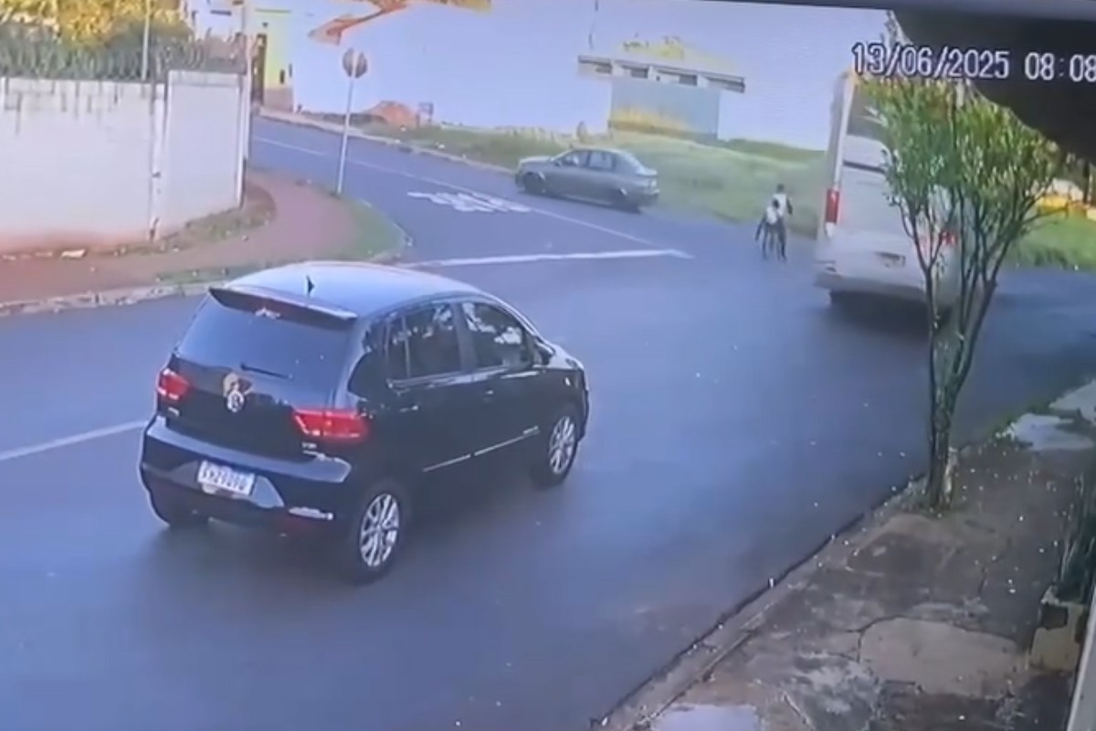 Acidente aconteceu na manhã desta sexta-feira (13)