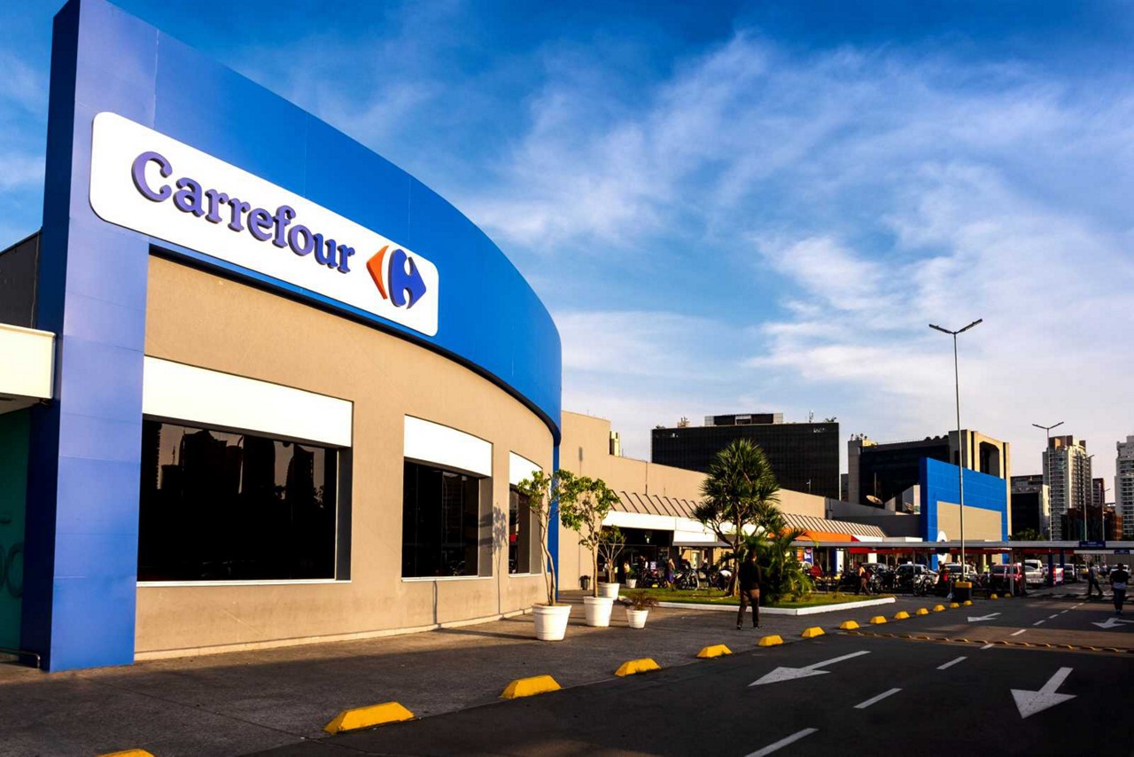 Carrefour é a maior rede de supermercados presente no Brasil