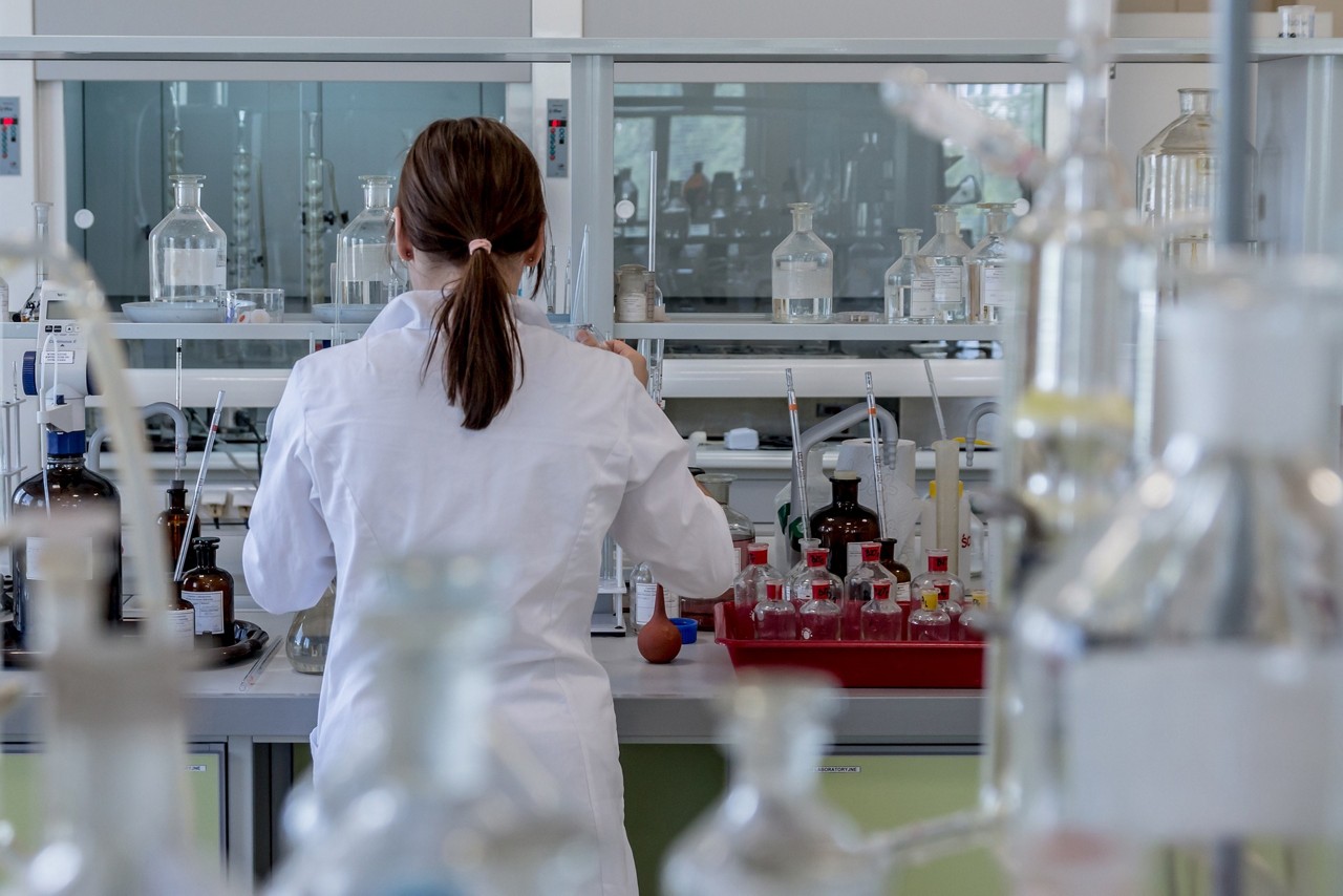 laboratório tubo de ensaio pesquisador cientista