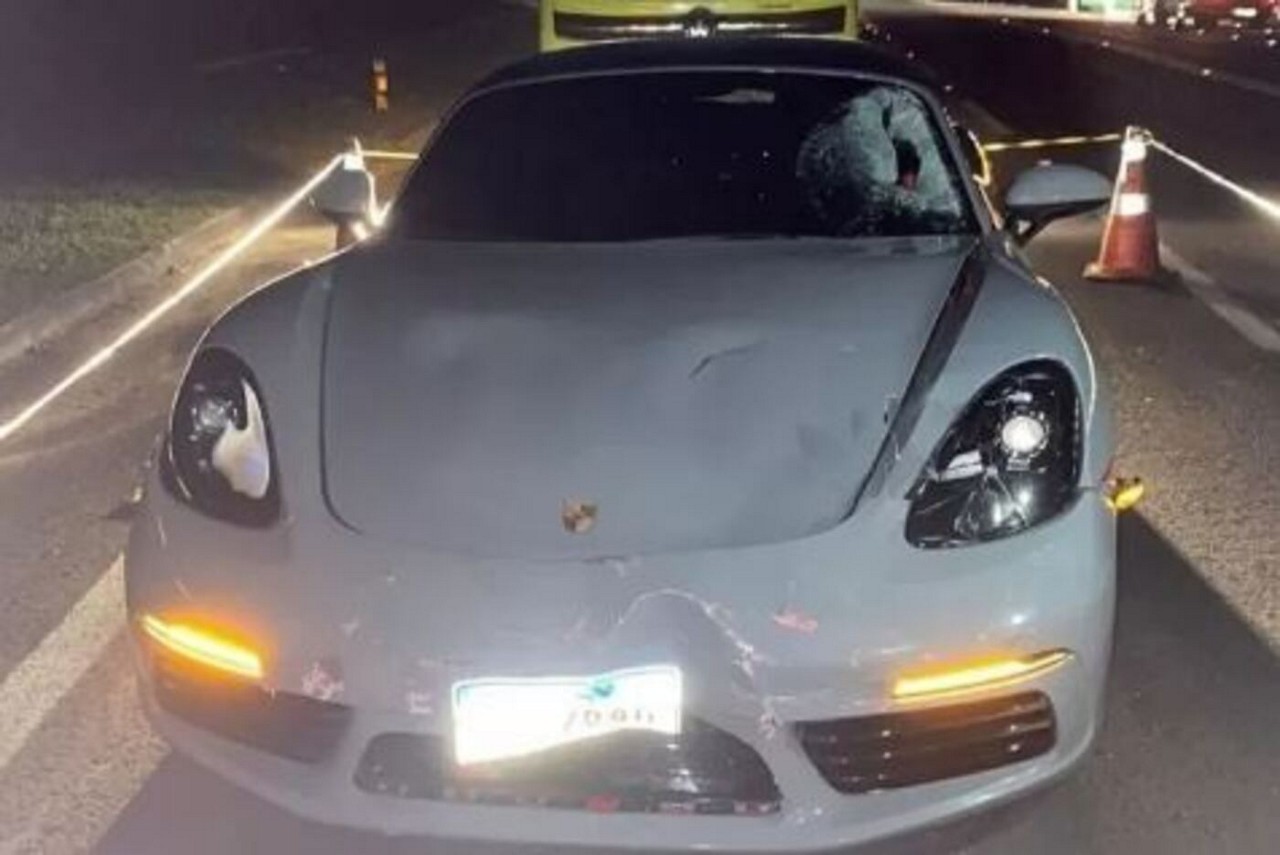 Porsche teve avarias após acidente
