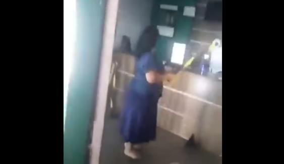 Mulher que se diz 'serva de Deus' agredia homem que diz ser homossexual