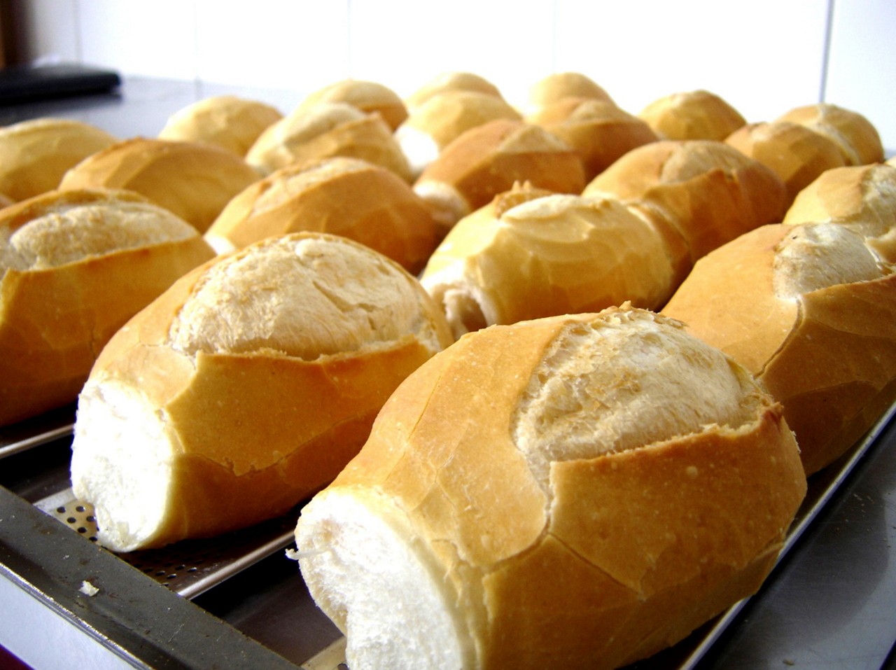 Adolescente colocou veneno em pão 