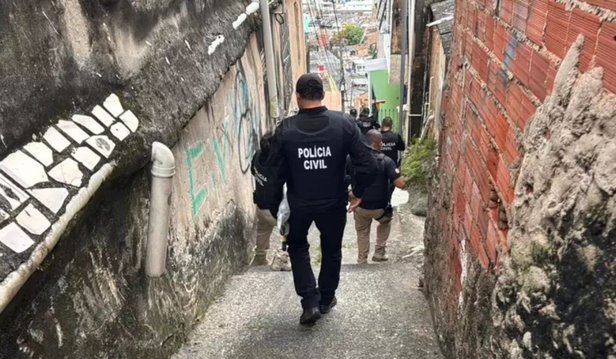 Os alvos desta operação são suspeitos de crimes como homicídios e tráfico de drogas em Salvador e outras cidades da Bahia