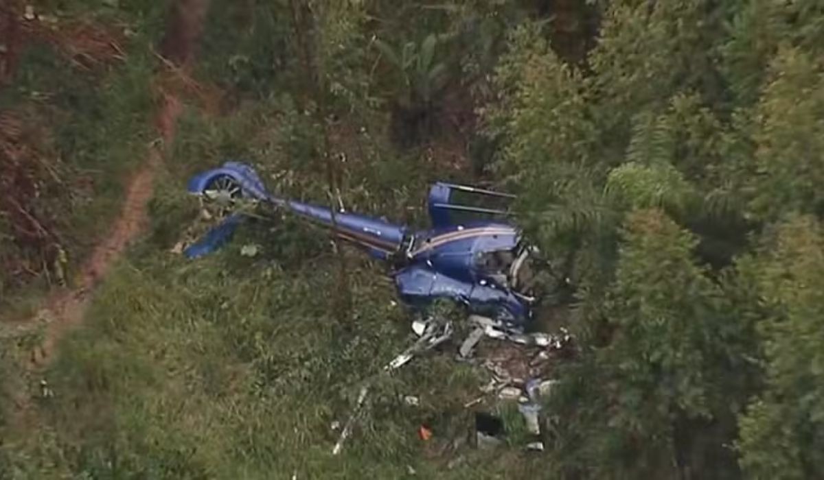 O helicóptero foi encontrado num local de mata fechada 