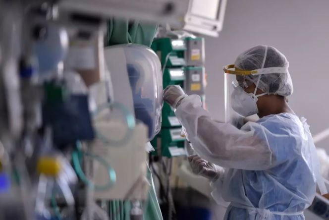 Brasil desativou 3000 leitos de UTI do SUS no segundo semestre de 2020