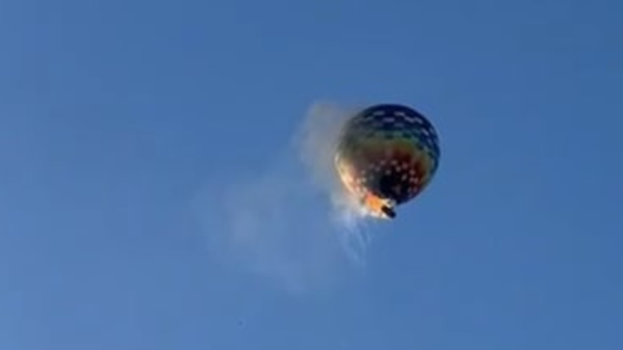 Balão caiu em Praia Grande, em Santa Catarina