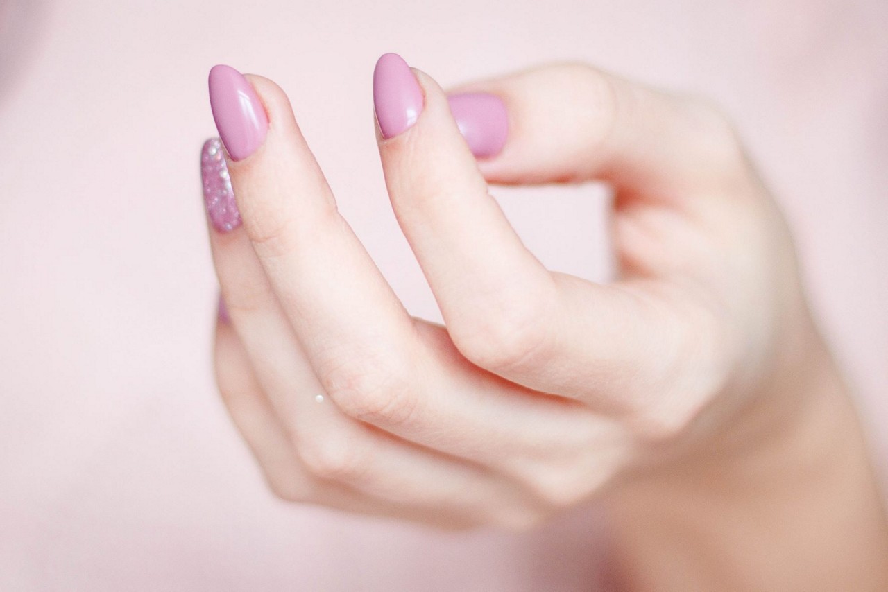 unhas compridas