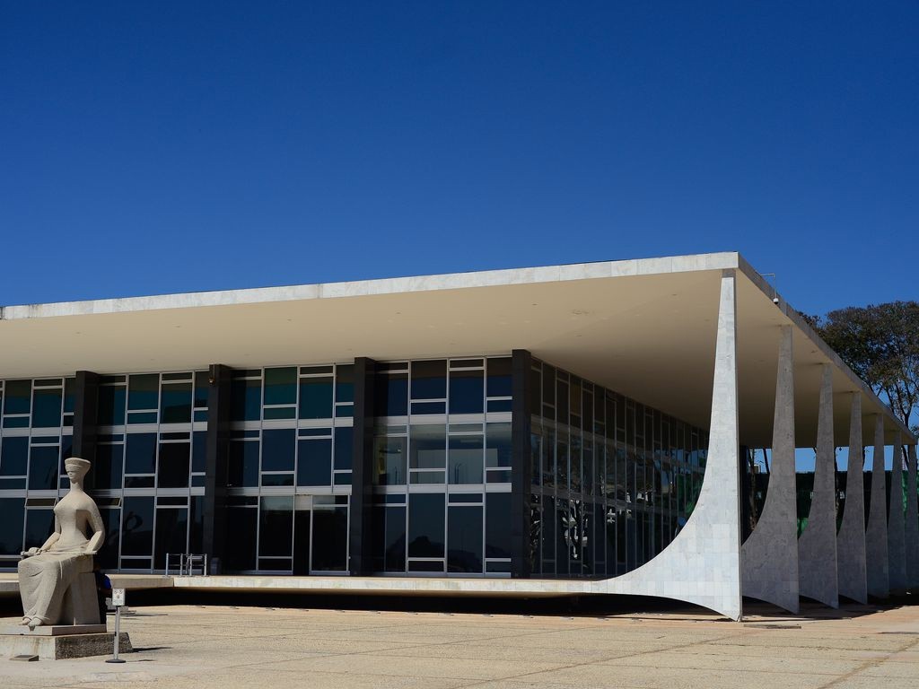 Atuação do STF em relação à suposta grama golpista foi elogiada por Steen Levitsky em palestra no Senado
