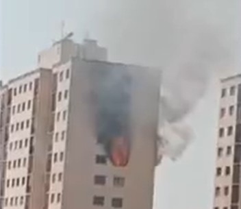 Circula nas redes um vídeo que mostra o incêndio no apartamento