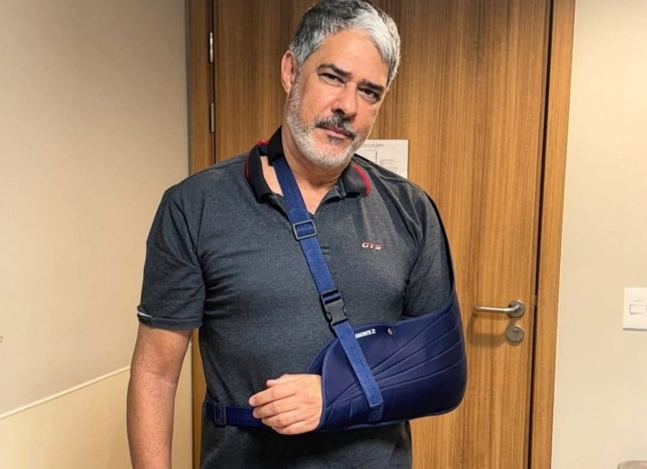 William Bonner lesiona braço e é afastado do Jornal Nacional