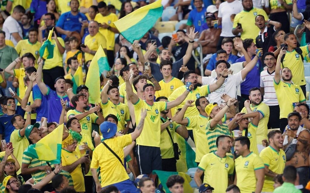 Torcida brasileira em jogo da Seleção (Foto: Daniel Ramalho/AFP)