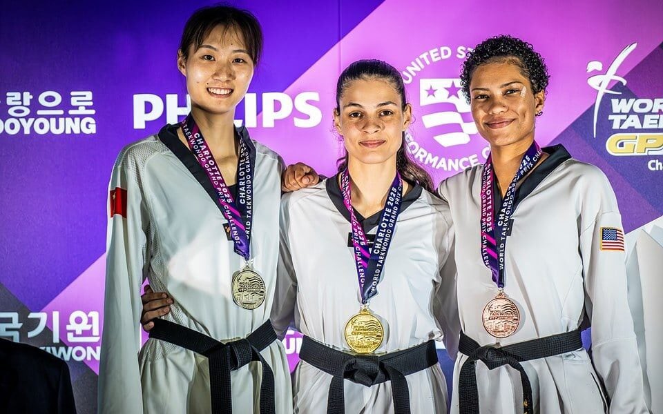 Maria Clara Pacheco conquistou ouro inédito (Foto: Divulgação/ World Taekwondo)