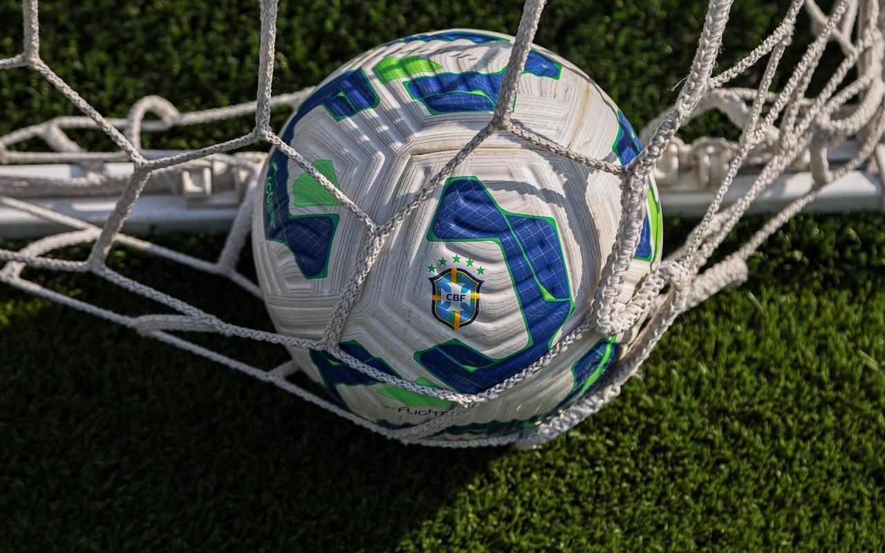 Bola do Brasileirão Feminino Série A1. (Foto: Rebeca Reis/CBF)