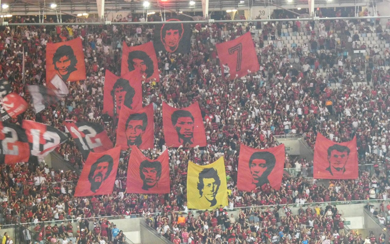 Homenagem da torcida do Flamengo aos campeões mundiais em 1981 (Foto: Lucas Bayer/Lance!)