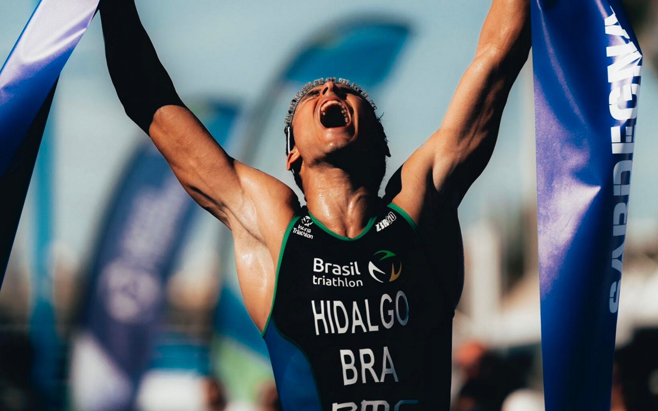 Miguel Hidalgo faturou título inédito para o Brasil (Foto: Divulgação/ World Triathlon)