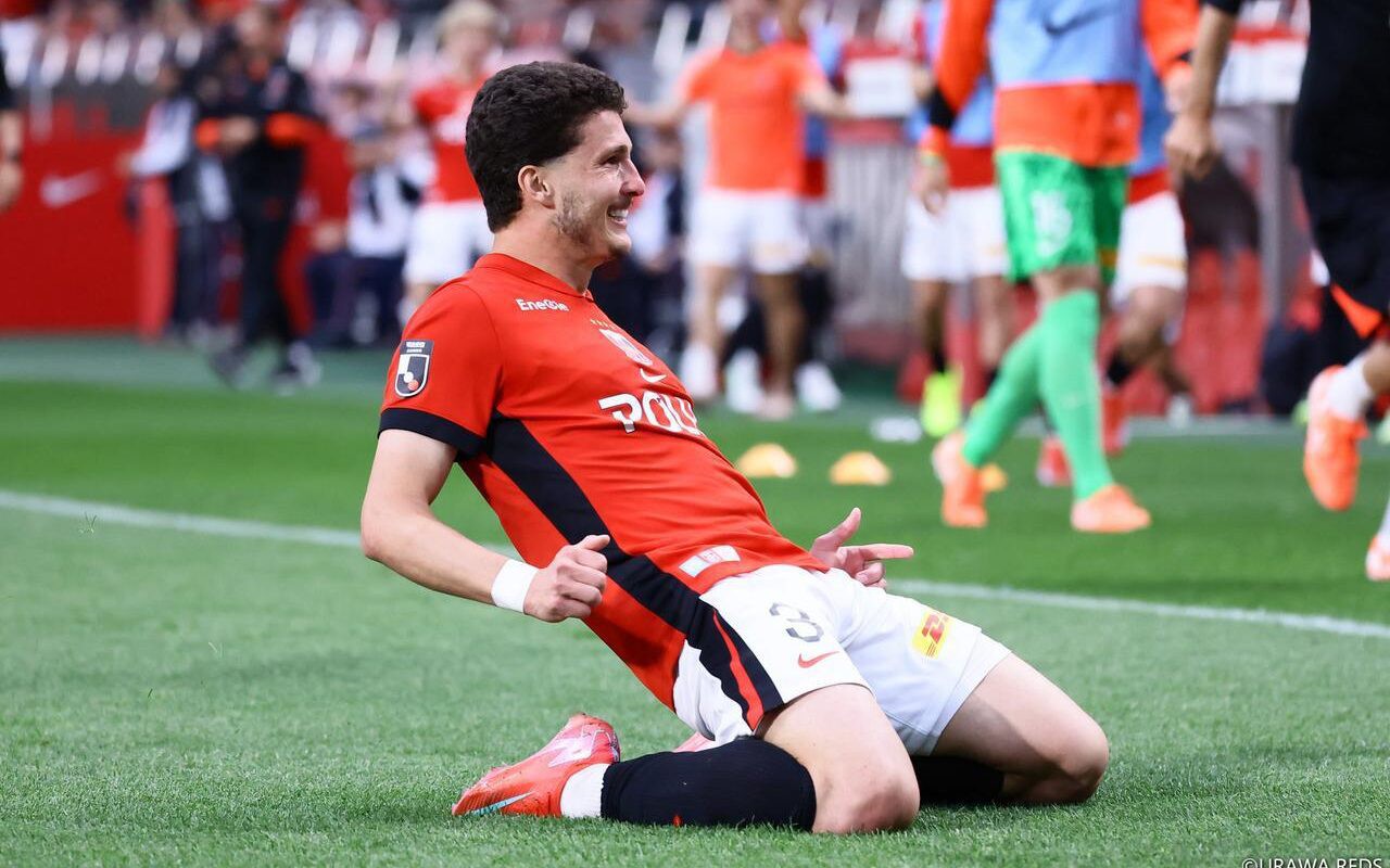 Danilo Boza comemora gol pelo Urawa Reds (Foto: Divulgação)