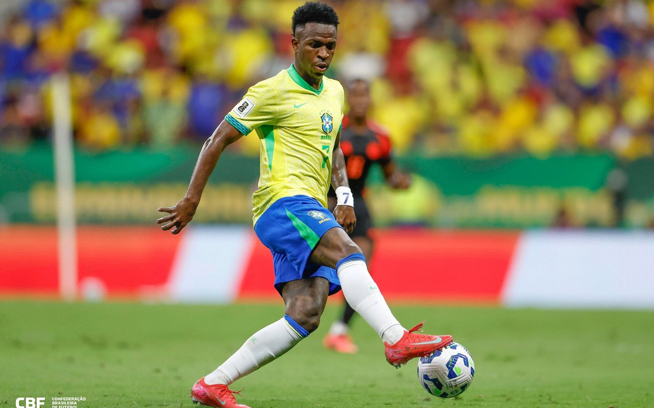 Vinícius Junior em campo pela Seleção Brasileira (Foto: Rafael Ribeiro/CBF)