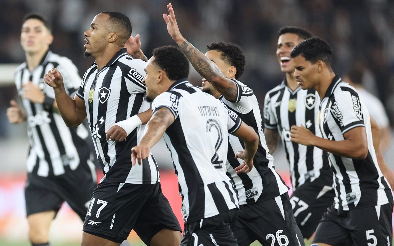 Botafogo venceu o Ceará em seu último jogo antes do Mundial (Foto: Vítor Silva/Botafogo)