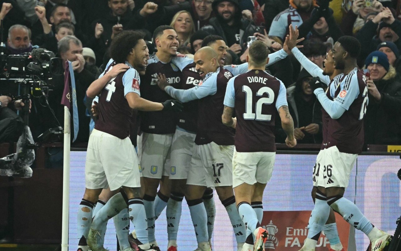 Aston Villa na Copa da Inglaterra (JUSTIN TALLIS/AFP)