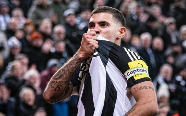 Bruno Guimarães comemora gol pelo Newcastle (Foto: Reprodução/Newcastle)