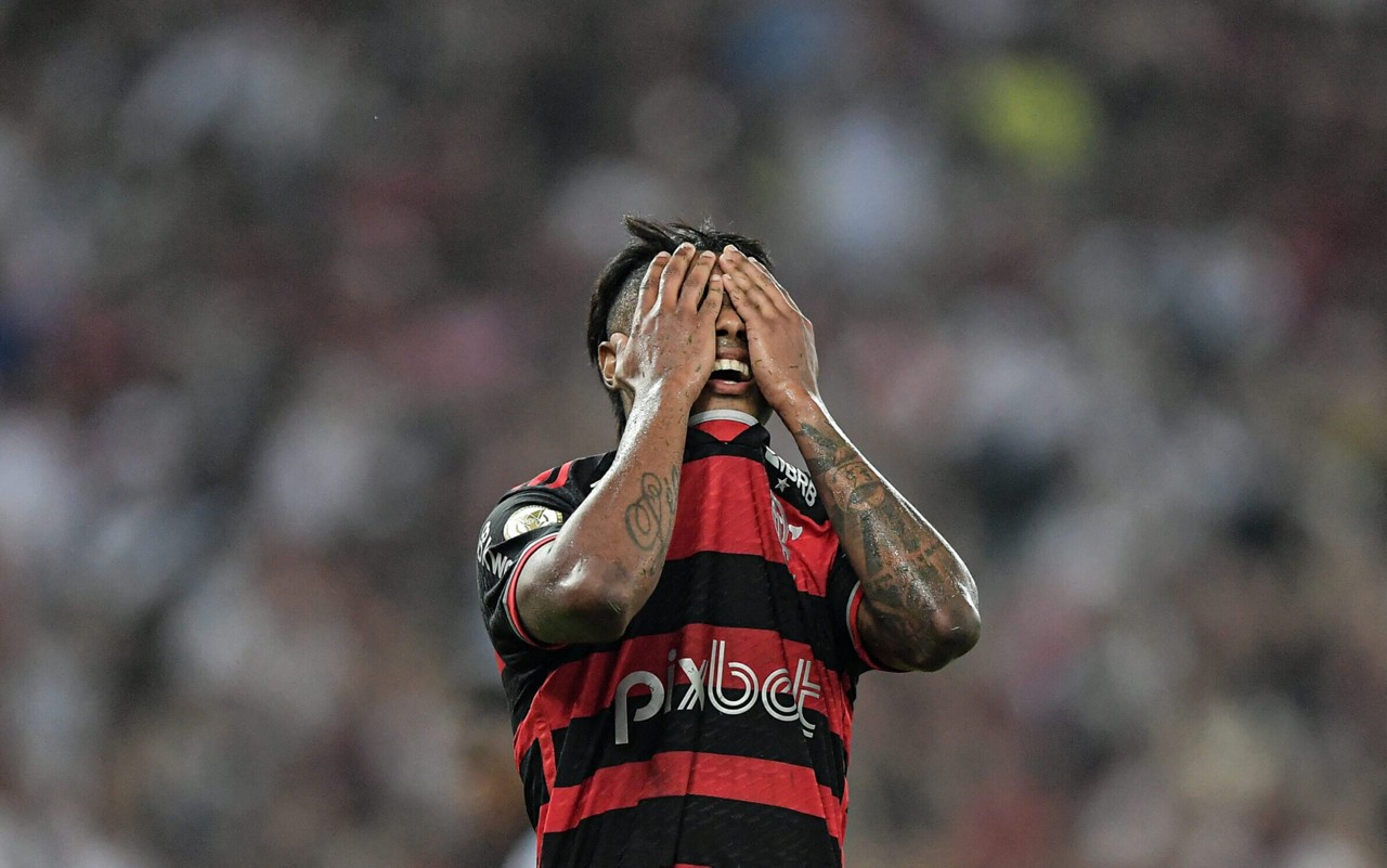 Bruno Henrique será desfalque em Flamengo x Fluminense na final do Carioca (Foto: Thiago Ribeiro/AGIF)