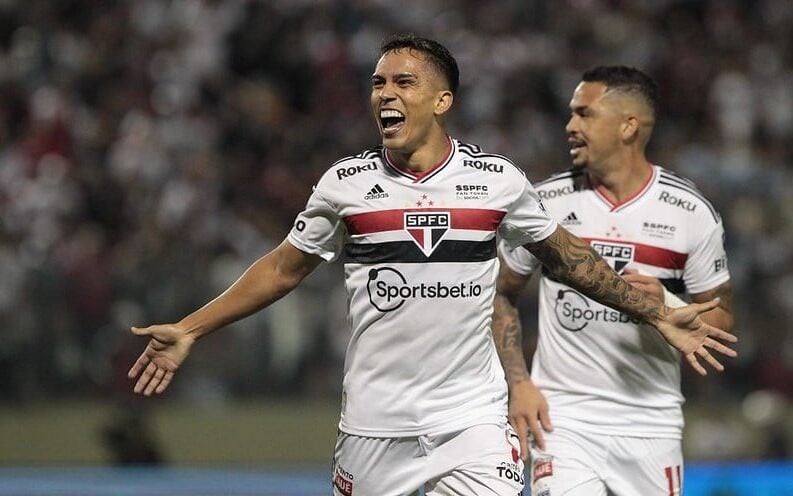 Corinthians está atrás de Igor Vinícius (Foto: Rubens Chiri / saopaulofc.net)