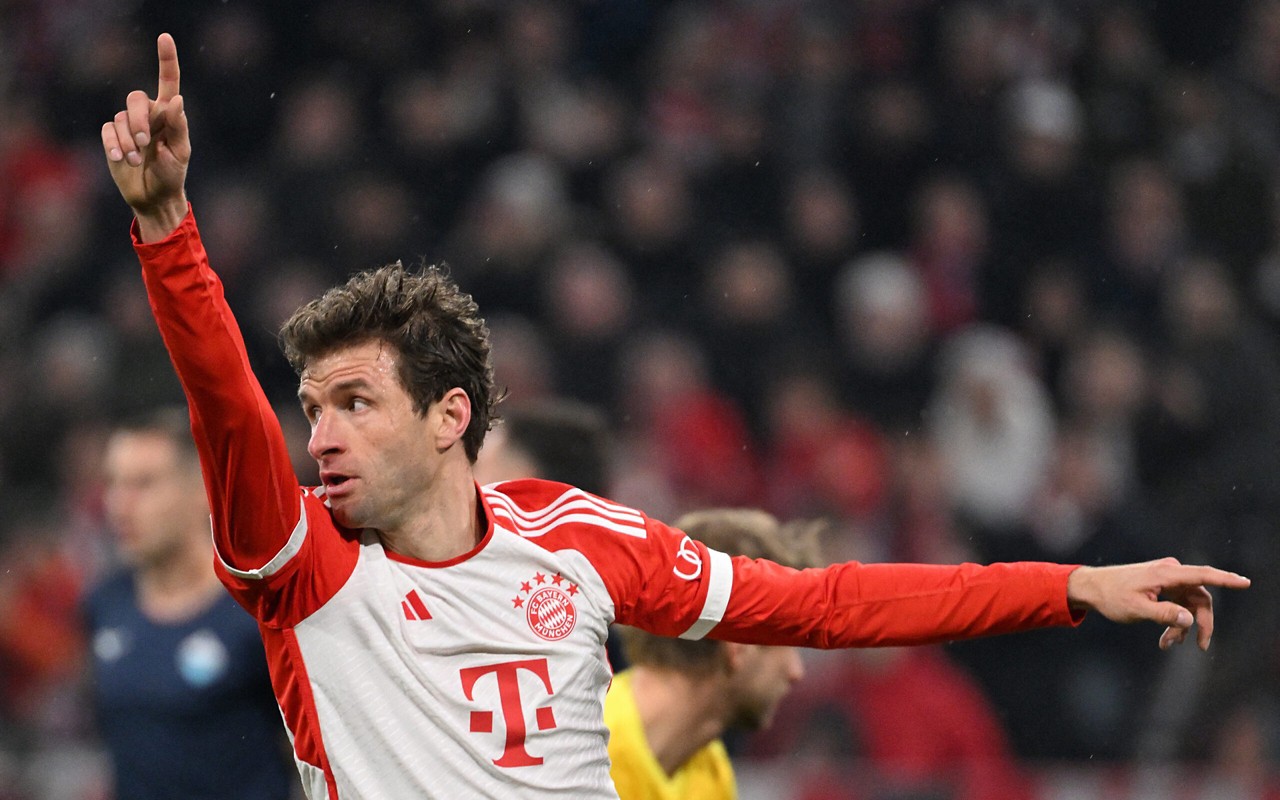 Bayern Munich's German forward #25 Thomas Mueller reacts during the UEFA Champions League round of 16, second-leg football match between FC Bayern Munich and Lazio in Munich, southern Germany on March 5, 2024. (Photo by Kirill KUDRYAVTSEV / AFP)