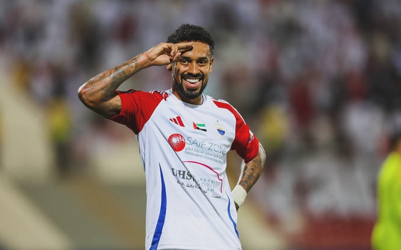 Caio Lucas comemora gol marcado pelo Sharjah, dos Emirados Árabes Unidos (Foto: Divulgação)