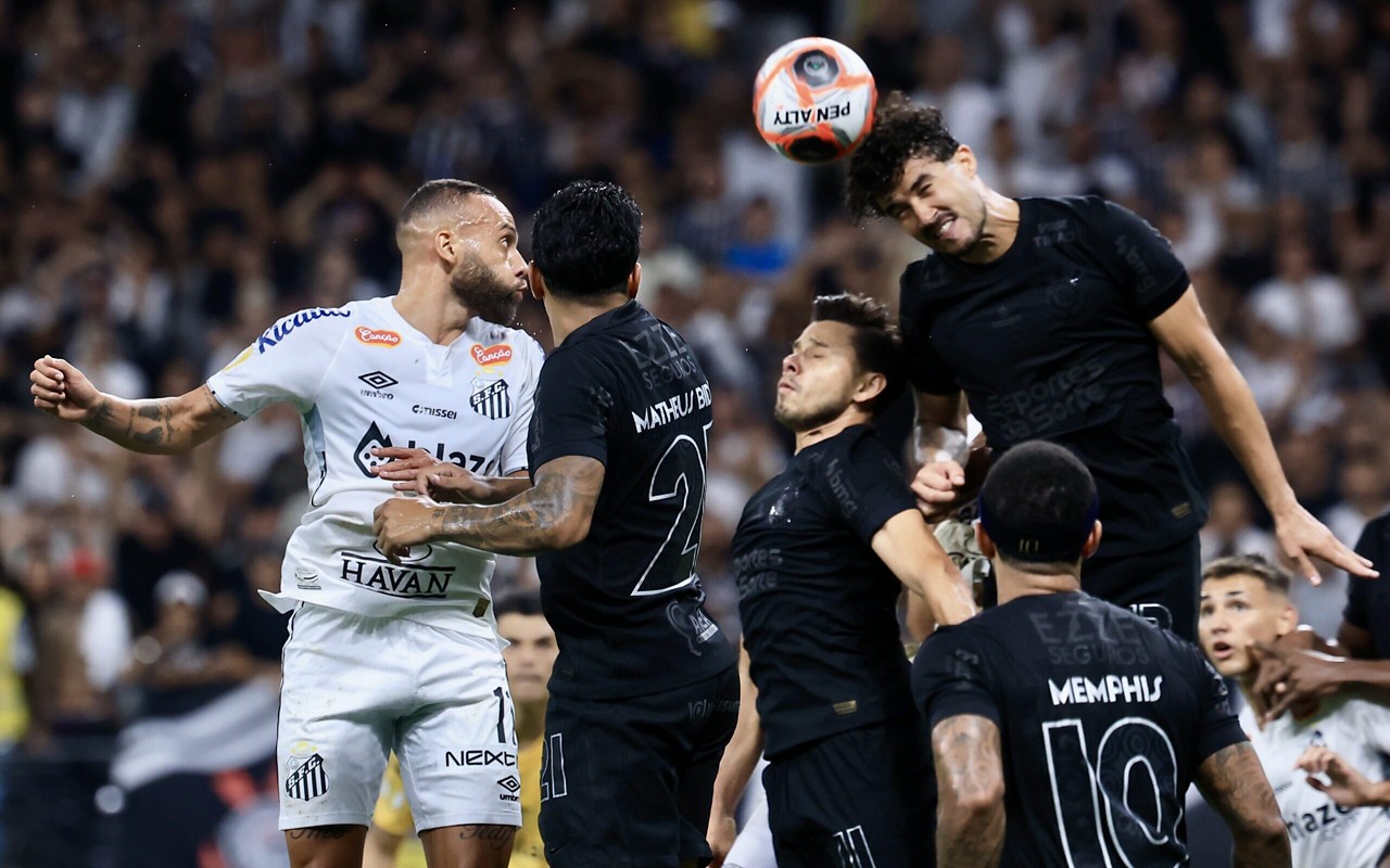 Eliminado do Paulistão, o Santos terá três semanas cheias de treinos até a estreia no Brasileirão. (Foto: Marcello Zambrana/AGIF)