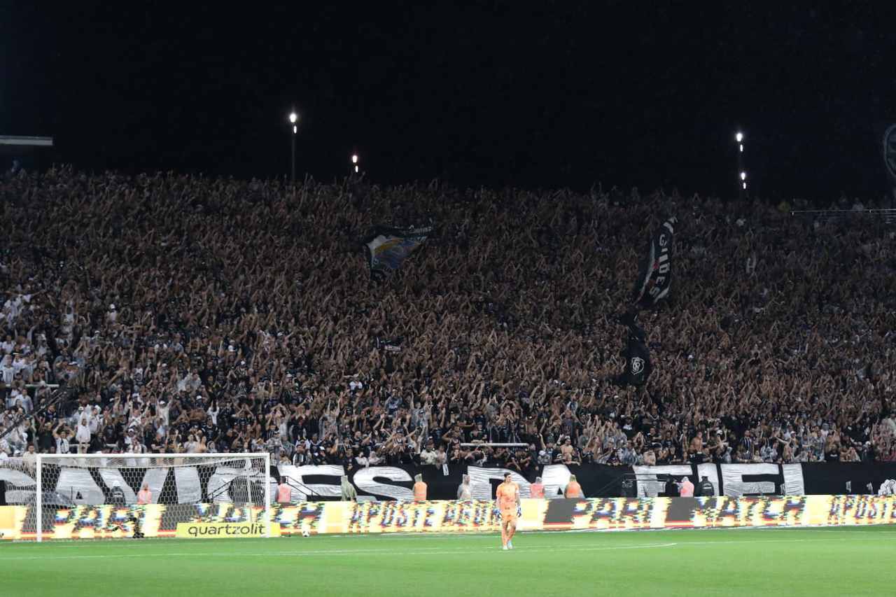 Corinthians ainda não abriu venda de ingressos, mas cambistas comercializam entradas para final do Paulistão (Foto: Jose Manoel Idalgo / Ag. Corinthians)
