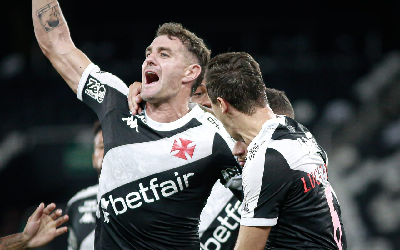 Vasco comemora gol de pênalti convertido por Philippe Coutinho (Foto: Matheus Lima/ Vasco)