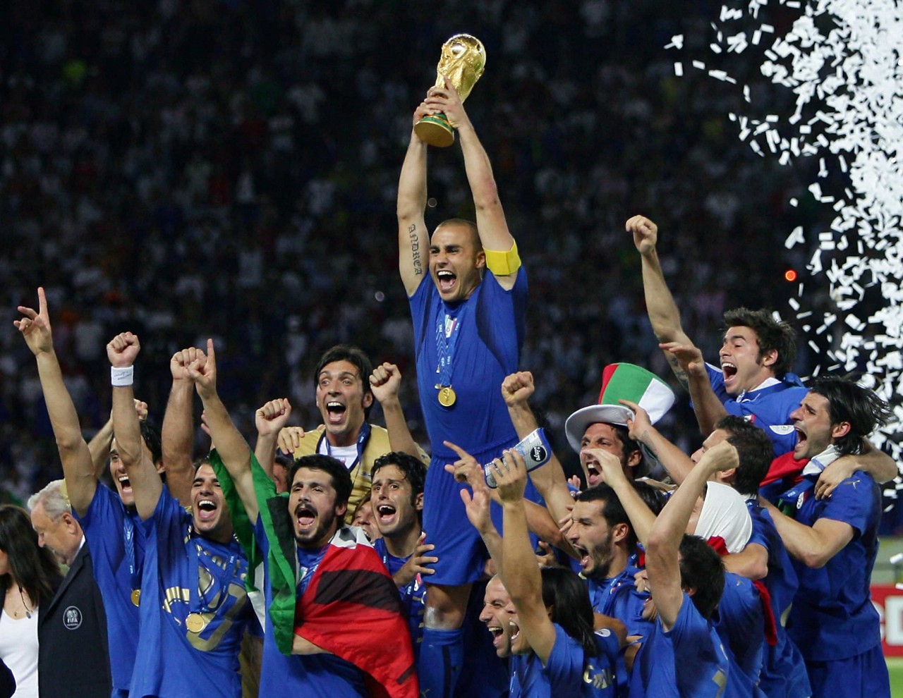 Materazzi foi campeão do mundo pela Itália em 2006 (Foto: NICOLAS ASFOURI / AFP)