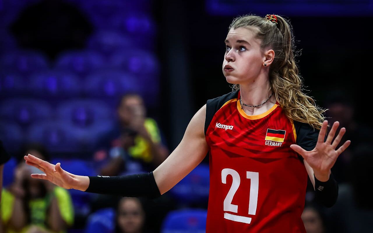 Camilla Weitzel em ação pela Seleção da Alemanha (Foto: Reprodução/VNL)