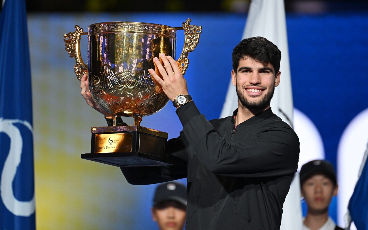 Carlos Alcaraz venceu dois Grands Slams em 2024 (Foto: GREG BAKER / AFP)