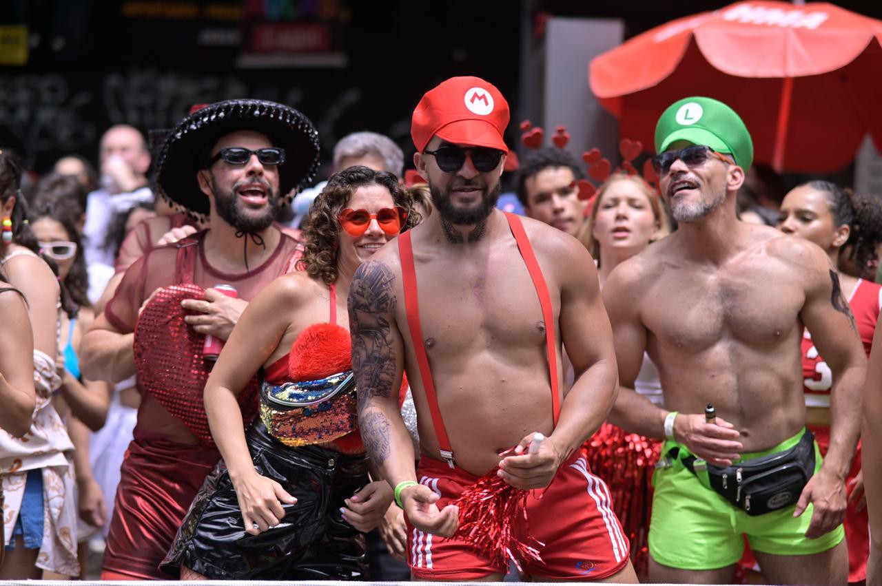 Foliões investiram em fantasias diferenciadas neste Carnaval