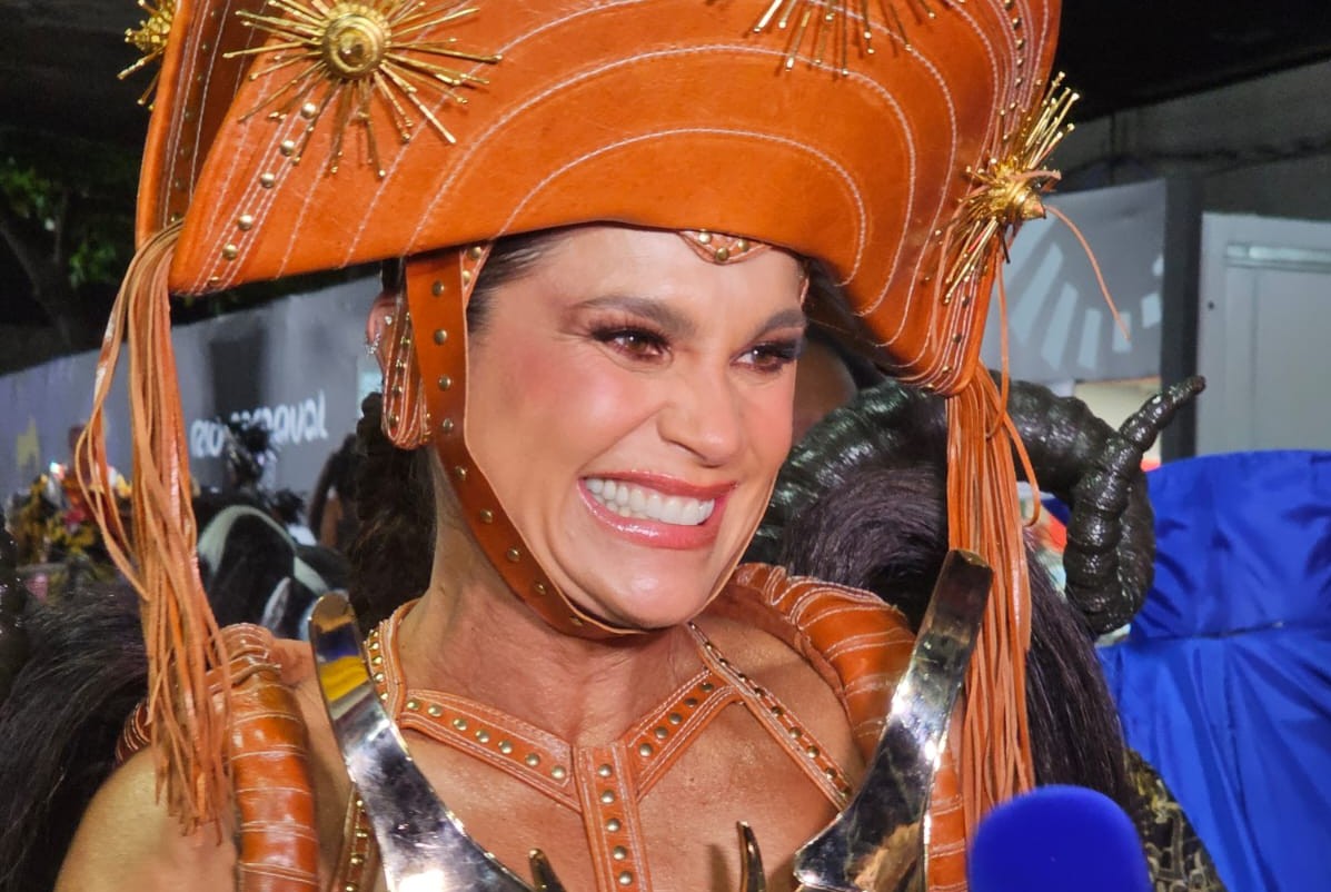  Musa do Salgueiro, Flávia Alessandra desfilou na Sapucaí